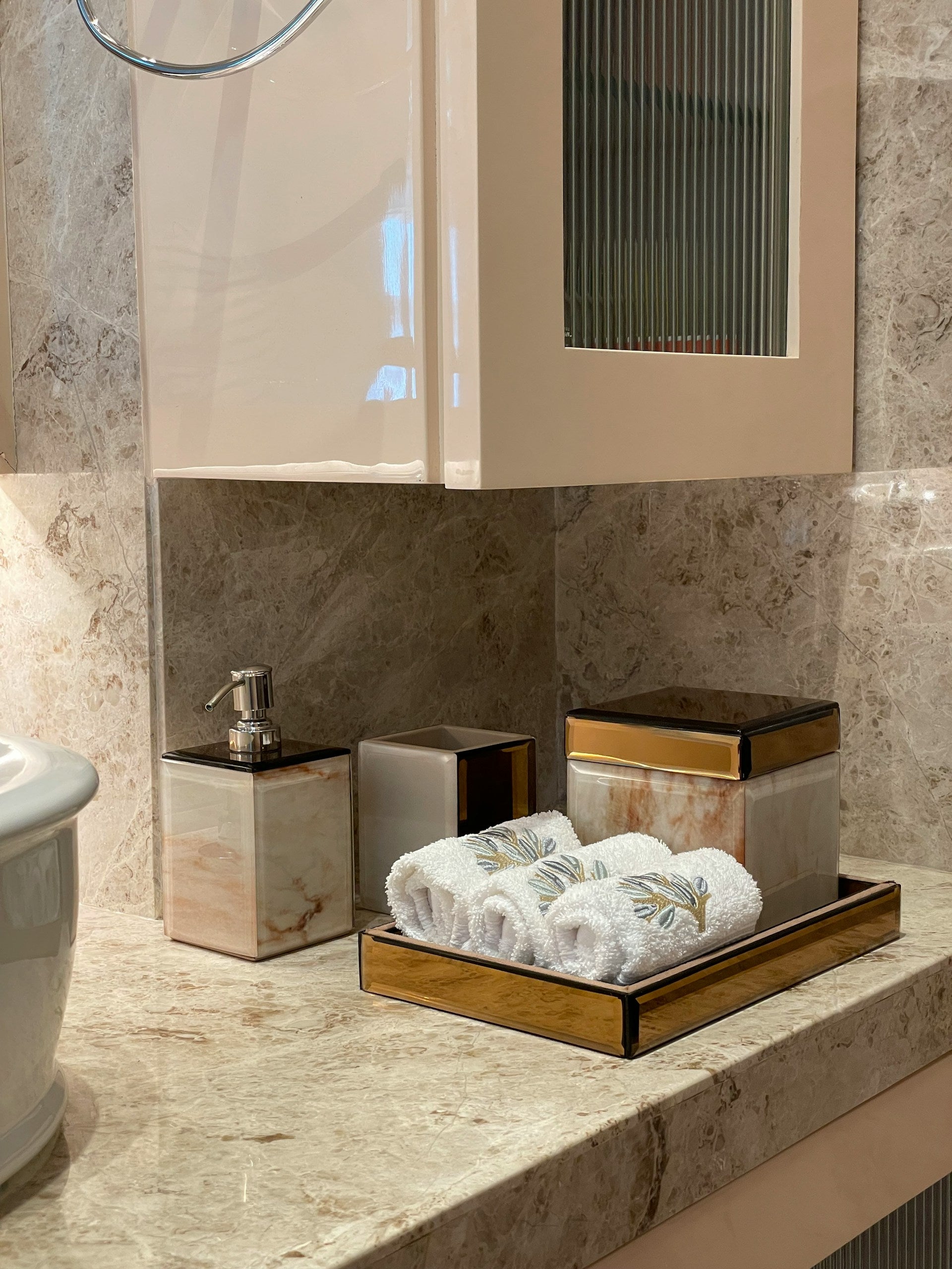 BATHROOM ACCESSORIES
